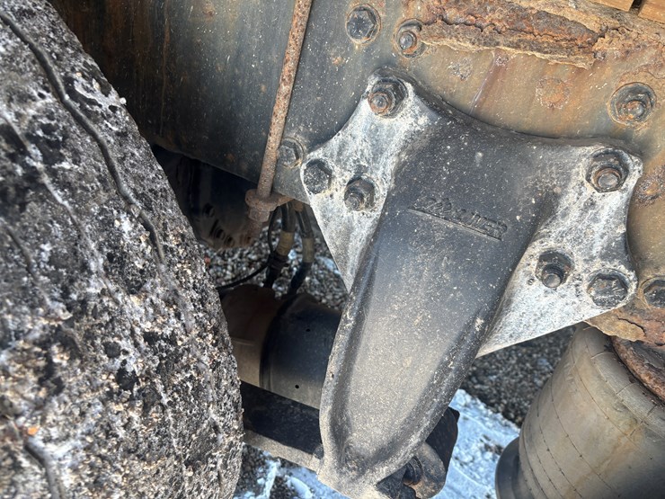 #2294-•-2013-freightliner-m2-flatbed-truck-image-51