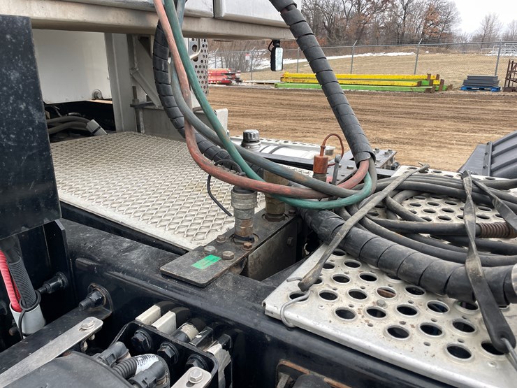 2019-kenworth-t880-image-36