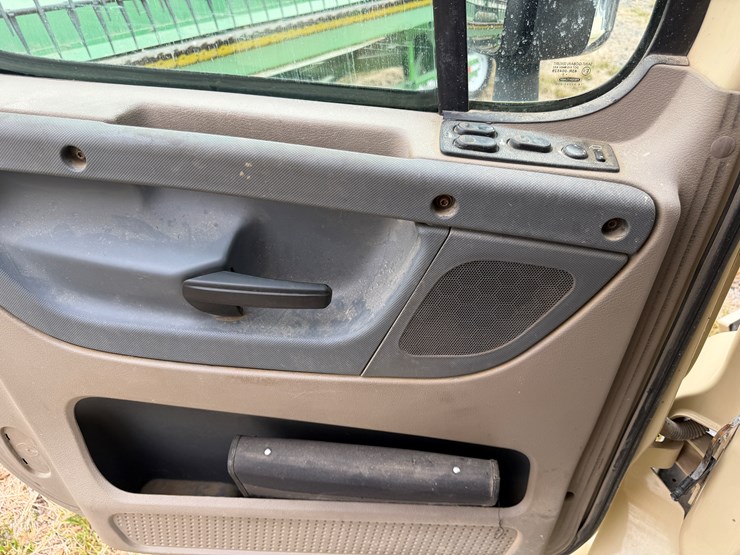 #40955-•-2016-freightliner-cascadia-t/a-daycab-truck-tractor-3akjged54gshn2294-image-68