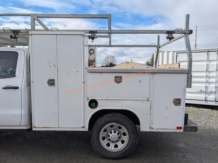 2017-chevrolet-silverado-3500-image-43