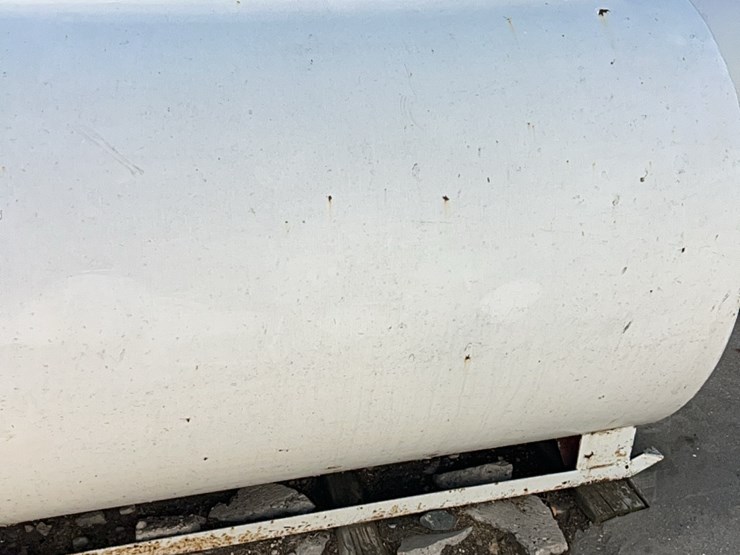 1000-gallon-fuel-tank-and-500-gallon-fuel-tank,-sell-together,-includes-pump,-used-for-diesel-image-6