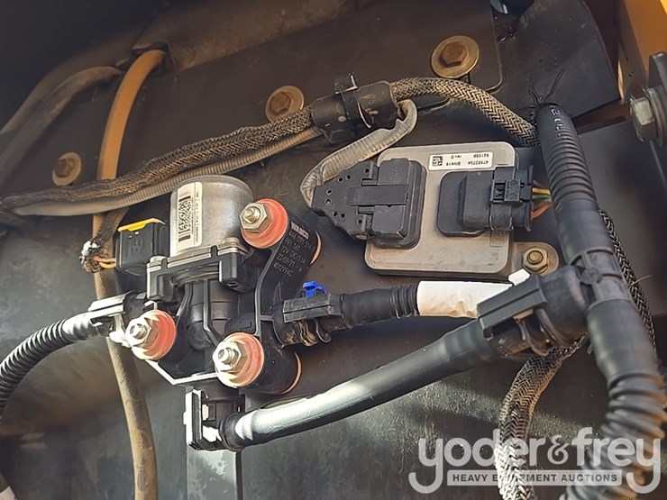 2022-case-590sn-image-58