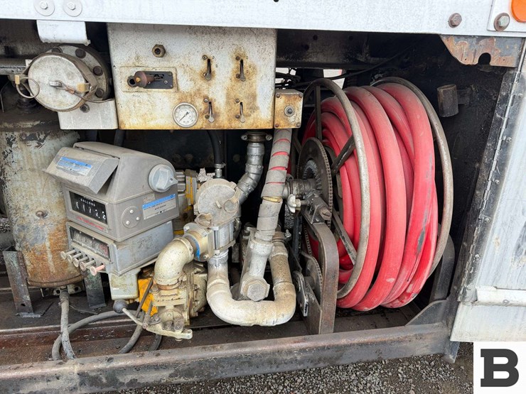 1993-freightliner-fld112-image-29