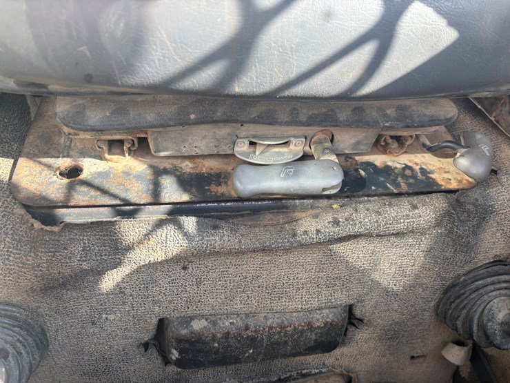 2007-bobcat-t300-image-25