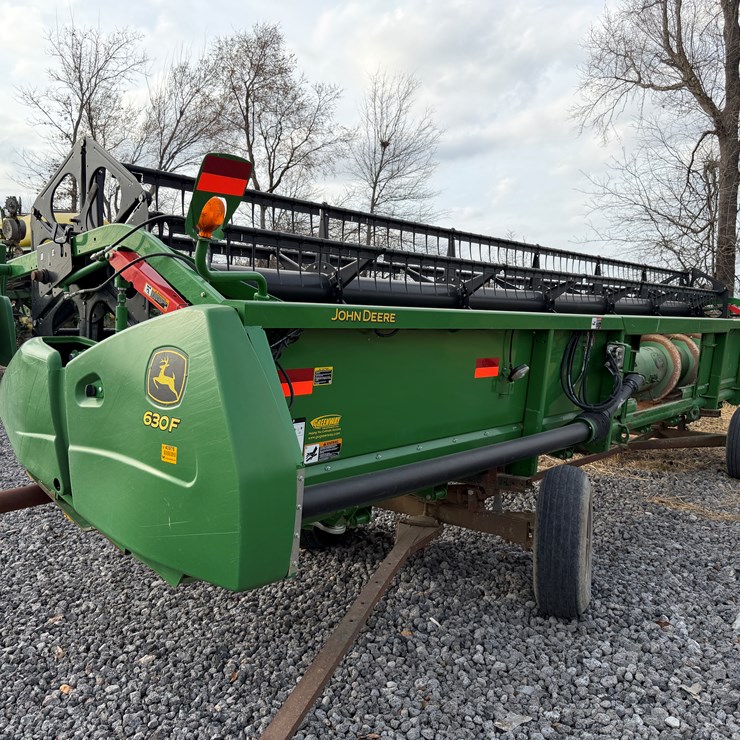 JOHN DEERE 630F