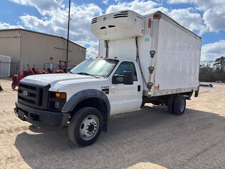 2008-ford-f550-image-1