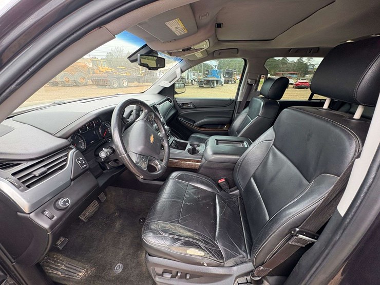 2015-chevrolet-tahoe-lt-image-11