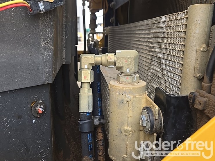 2015-caterpillar-12m3-image-60