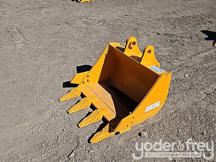 caterpillar-303-image-1