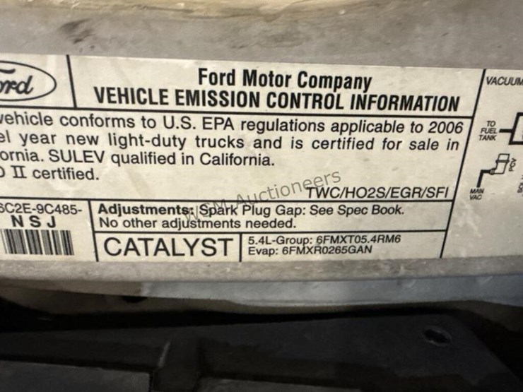 2006-ford-cargo-image-18