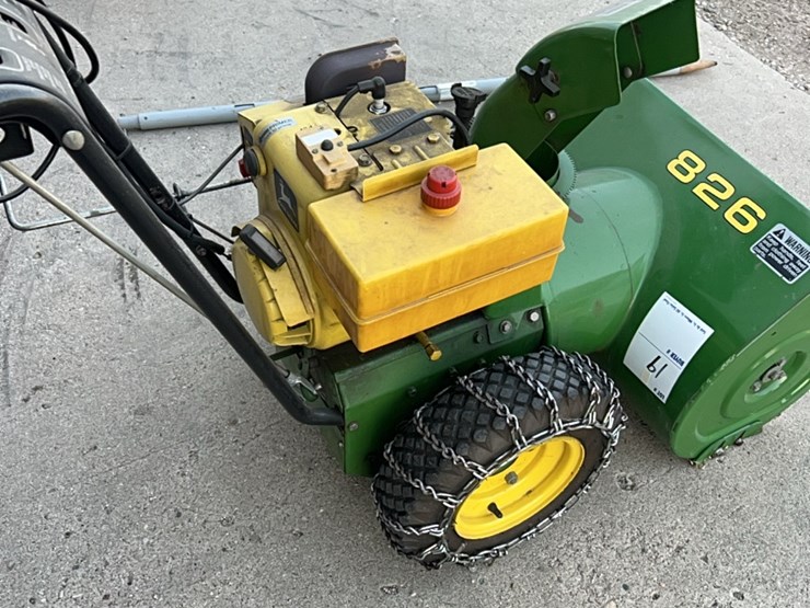 john-deere-model-826-snowblower,-nice-shape,-low-time,-stored-inside,-electric-start-image-27