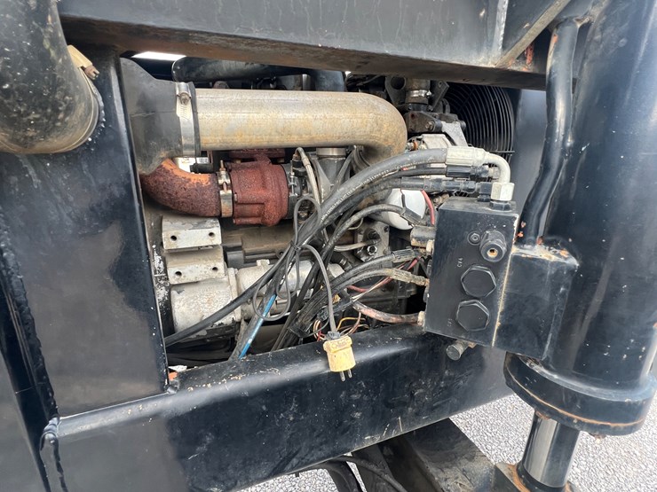 lull-644b-42-image-17