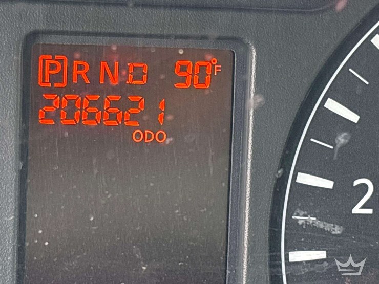 2013-nissan-nv2500hd-image-5