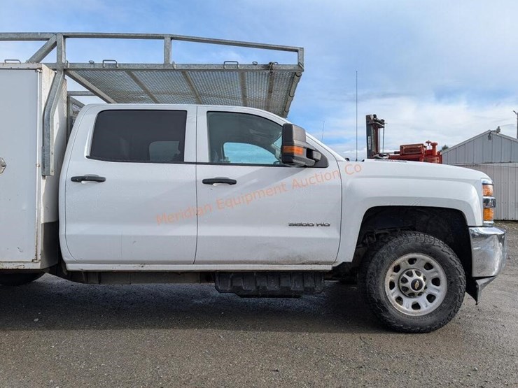 2017-chevrolet-silverado-3500-image-30