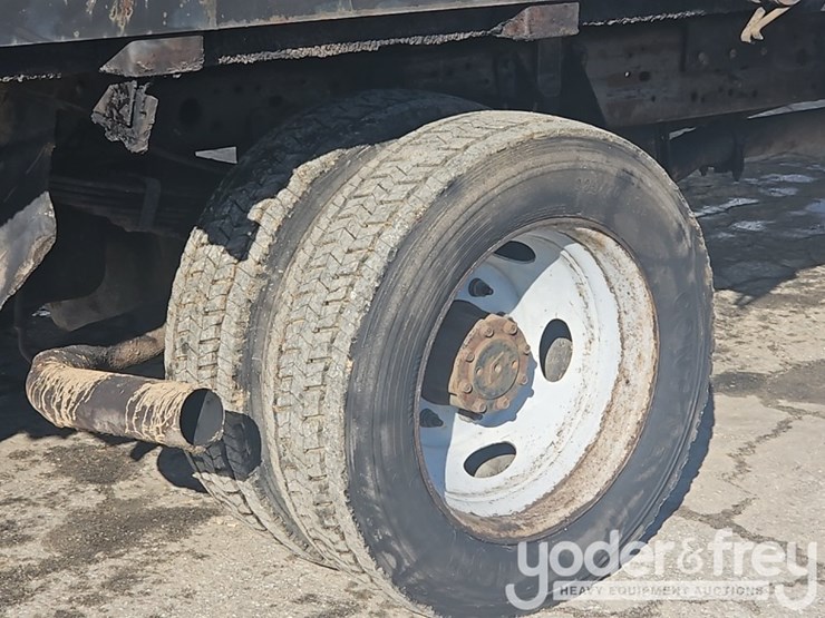 1999-ford-f550-image-11