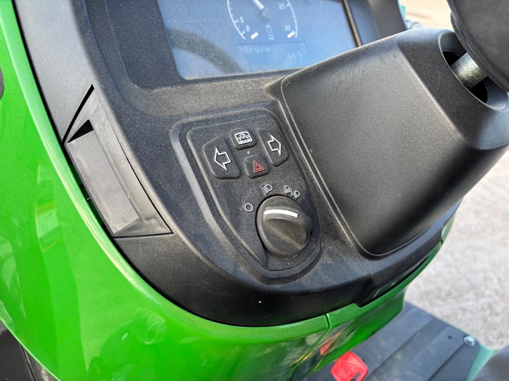2022-john-deere-3025e-image-17