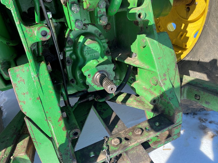 john-deere-8100-image-23