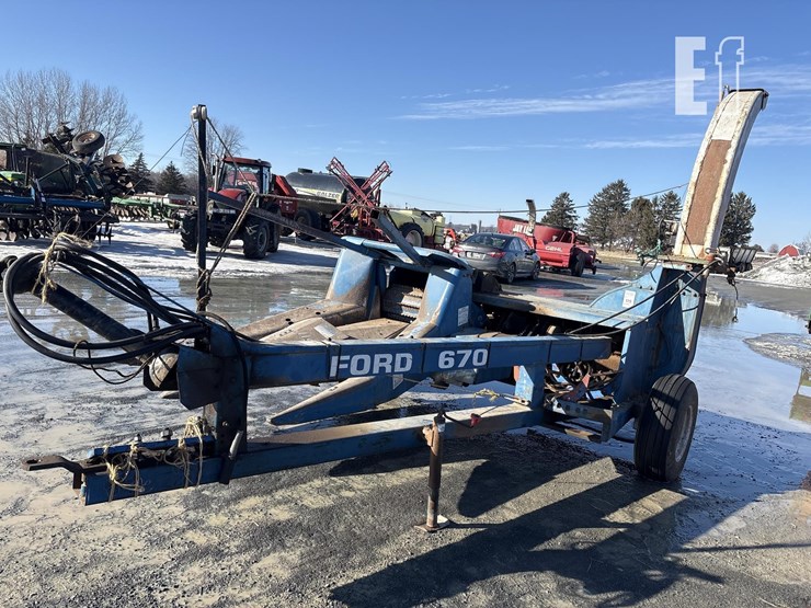 1981-ford-670-image-2