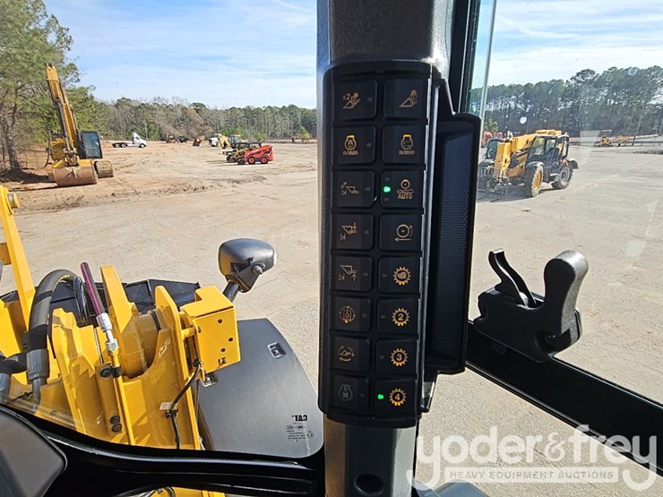 2026-caterpillar-930-image-68