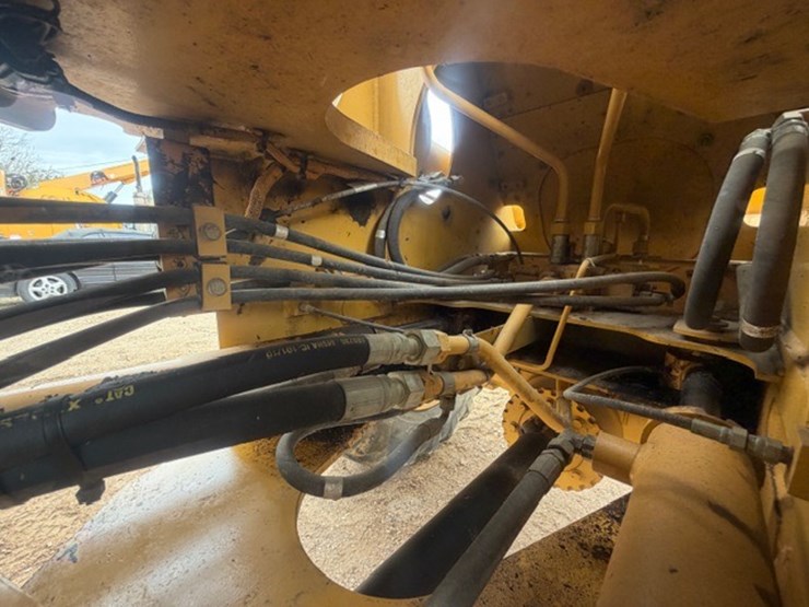 caterpillar-914g-image-40