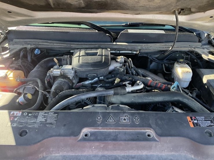 2011-gmc-3500-image-11