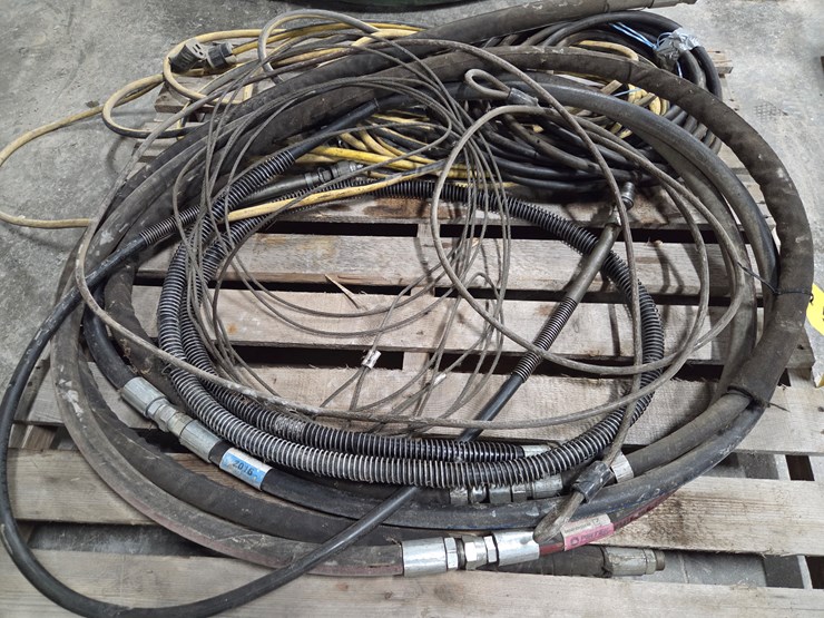 #5422-•-misc.-electrical-wires-and-hydraulic-hoses-image-3