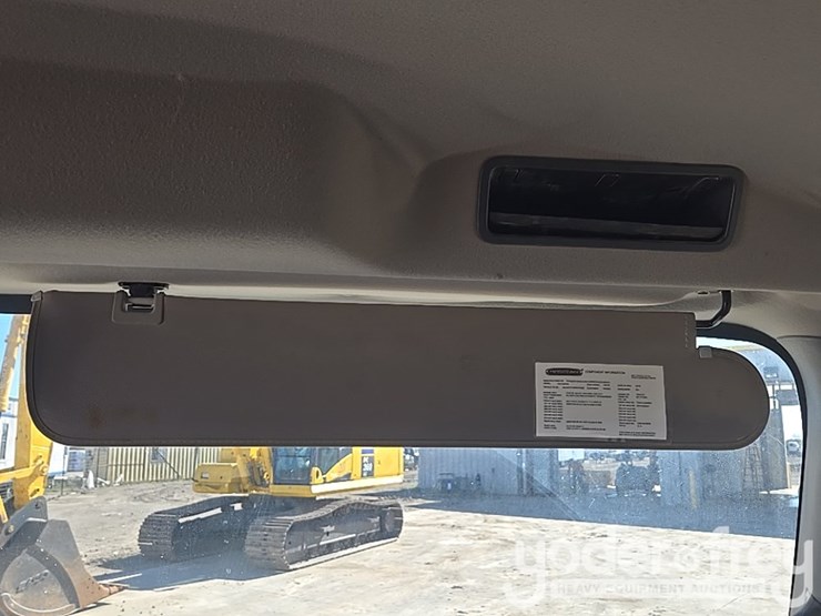 2017-freightliner-m2-106-image-69