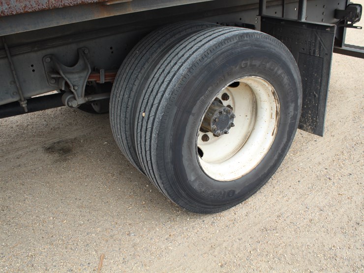 2011-ford-f650-image-5