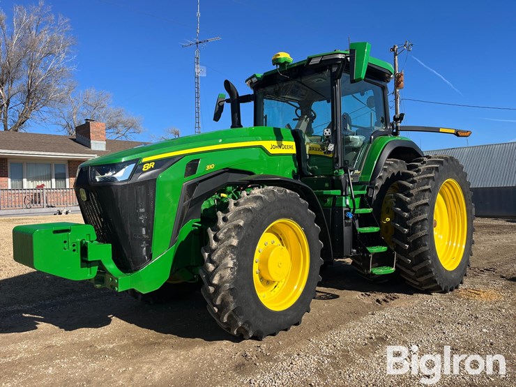 2023-john-deere-8r-310-image-1