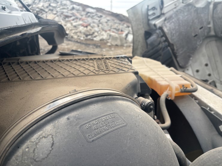 2016-freightliner-cascadia-113-image-21