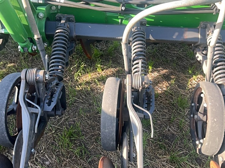 2018-john-deere-1910-image-122