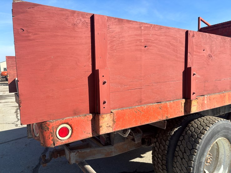 freightliner-fl70-image-43