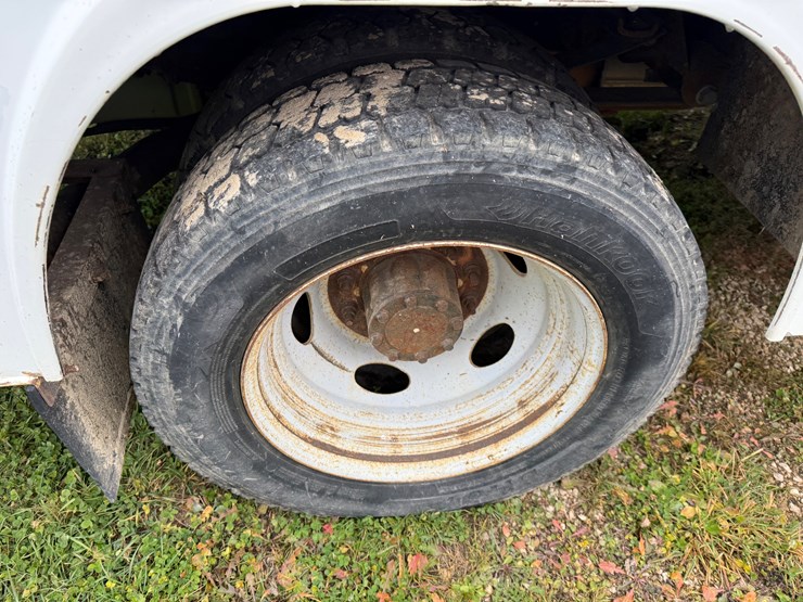 2009-ford-f550-image-37