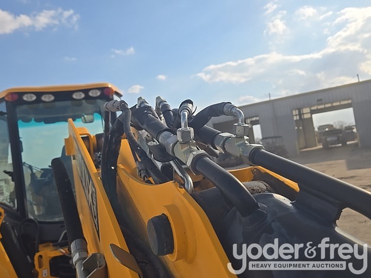 2017-jcb-3cx-image-58