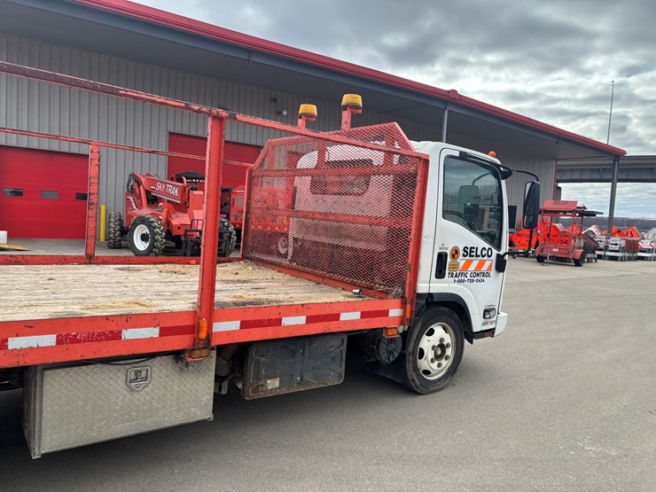 2015-isuzu-npr-xd-image-48