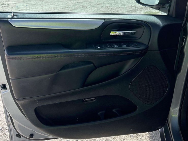 2019-dodge-grand-caravan-image-11