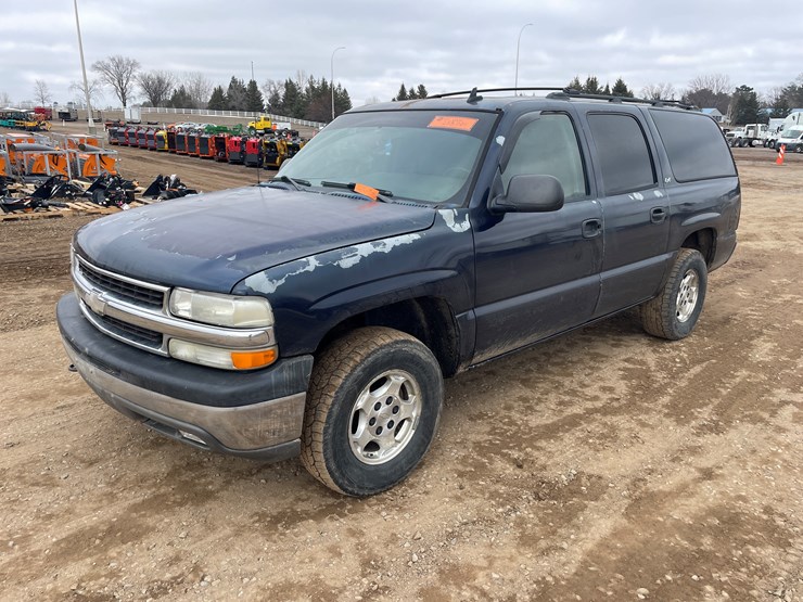 2006-chevrolet-suburban-image-1