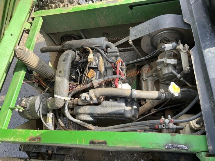 john-deere-gator-image-7