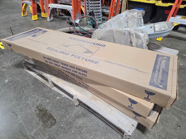 #5391-•-(4)-streetlights,-(3)-ceiling-fixtures-image-3