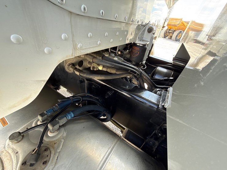 2008-peterbilt-367-image-30