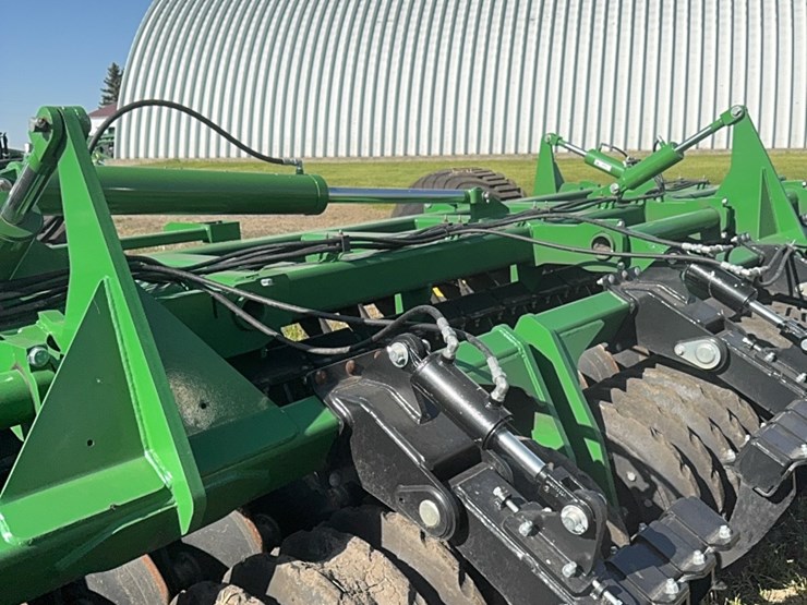 2023-john-deere-h-image-49