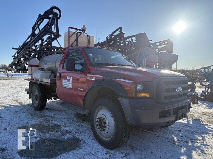 2006-ford-f550-image-3