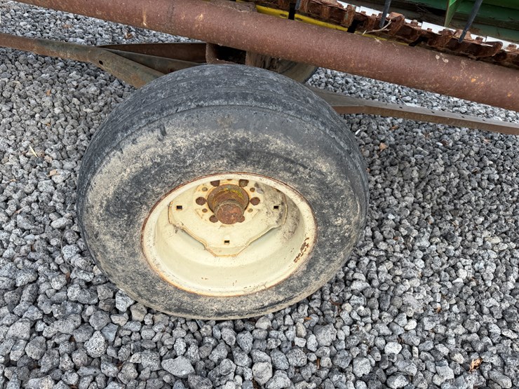 #40977-•-30'-header-trailer-image-10