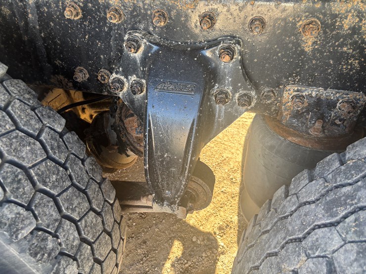 2005-sterling-lt8500-image-61