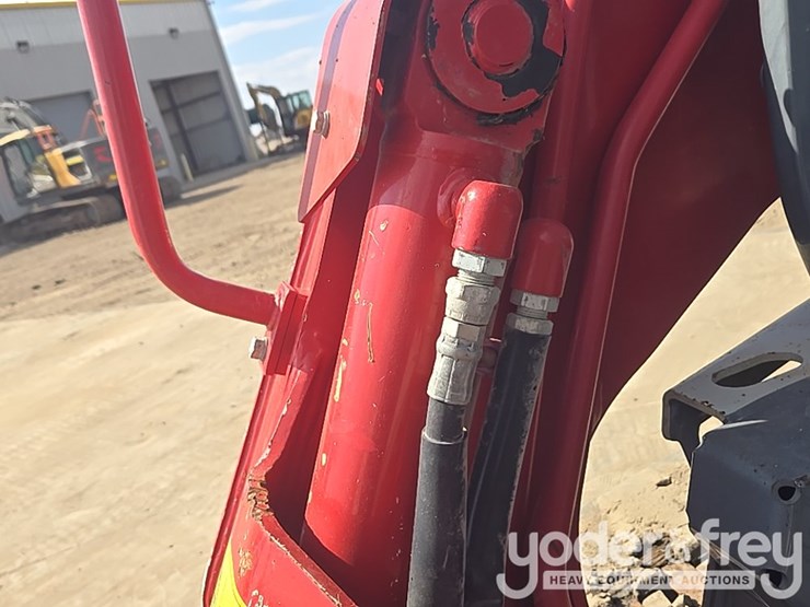 2023-takeuchi-tl12v2-image-36