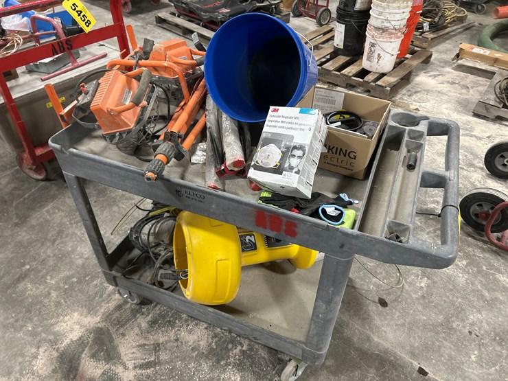 #5453-•-lights,-ppe,-cable,-rolling-cart-image-4