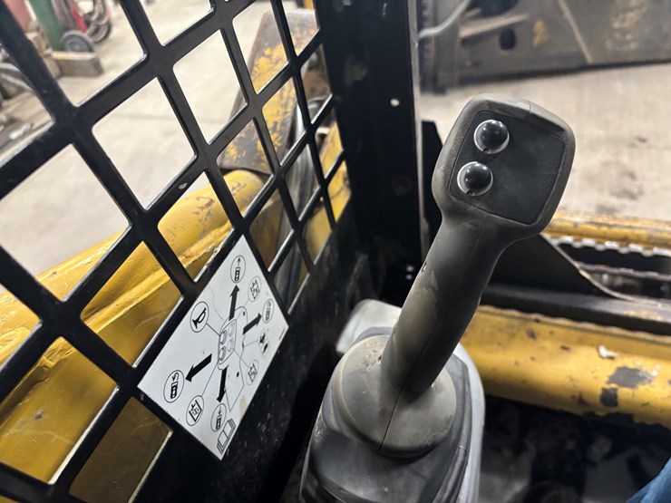 2013-caterpillar-226b3-image-30