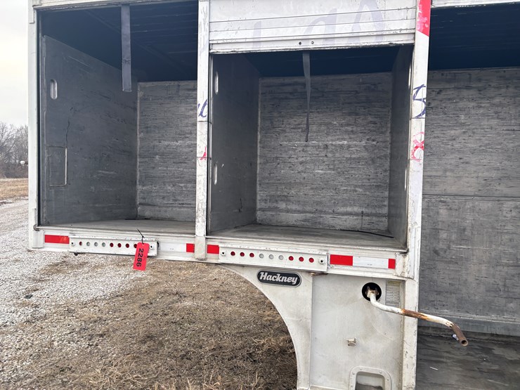 2001-hackney-beverage-trailer-image-19