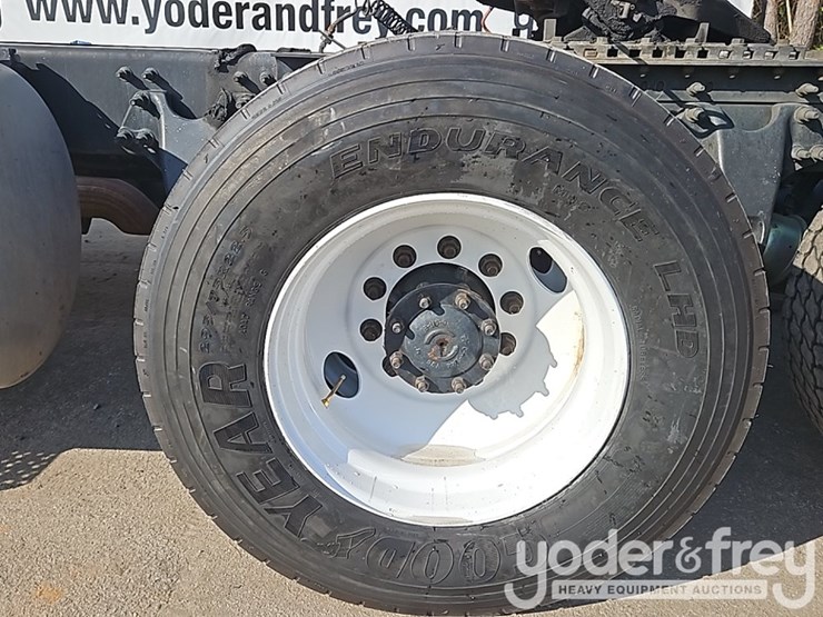 2017-international-8600-image-8