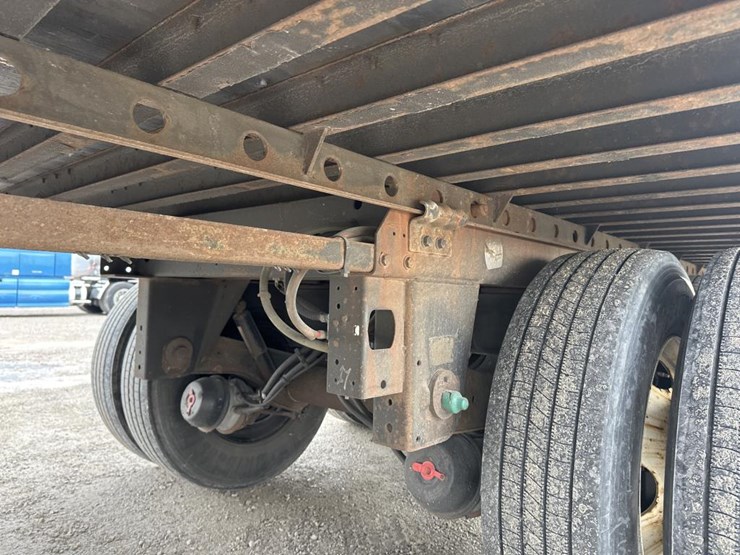 2019-utility-53'-image-16